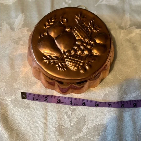 Vintage Copper Mold for Home Kitchen - Picture 2 of 5